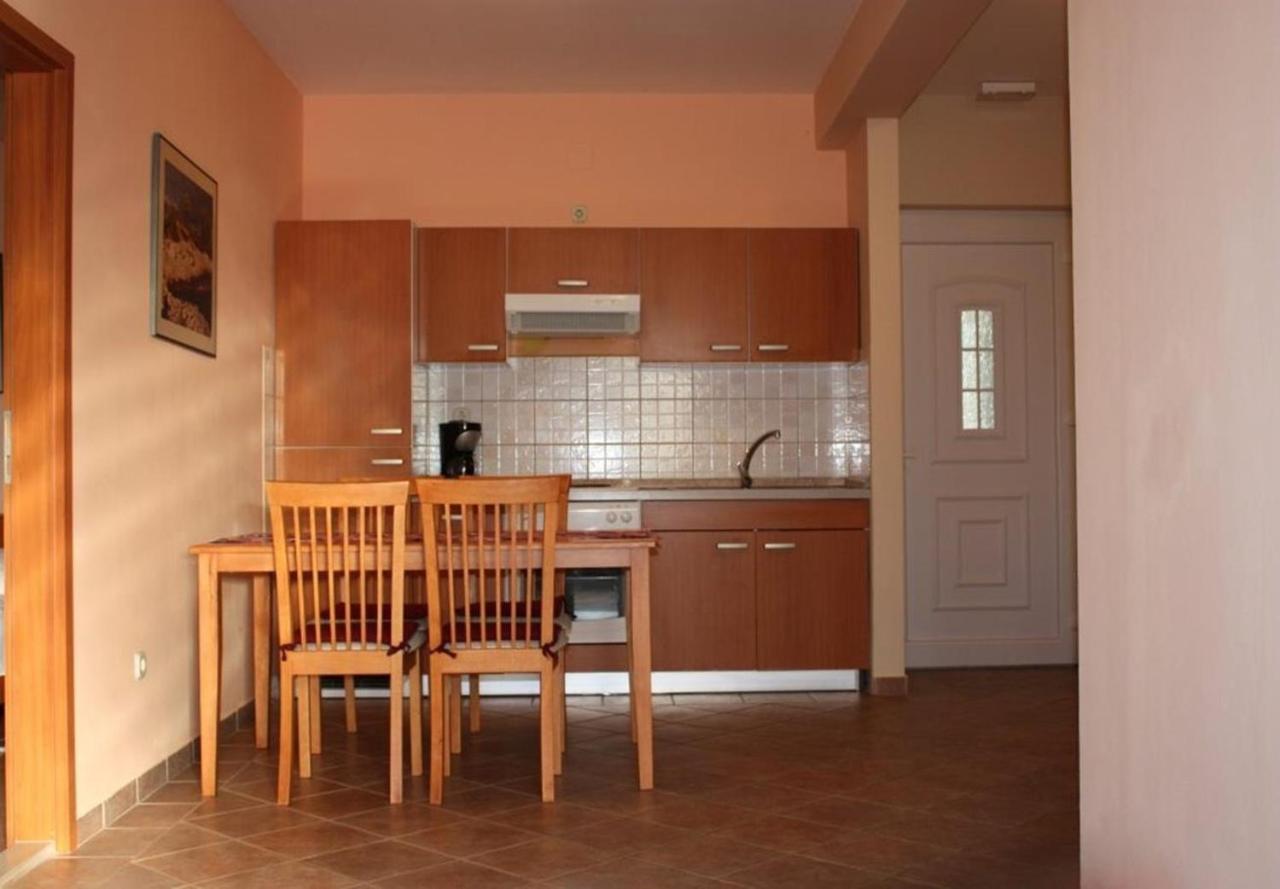 Niko Apartment