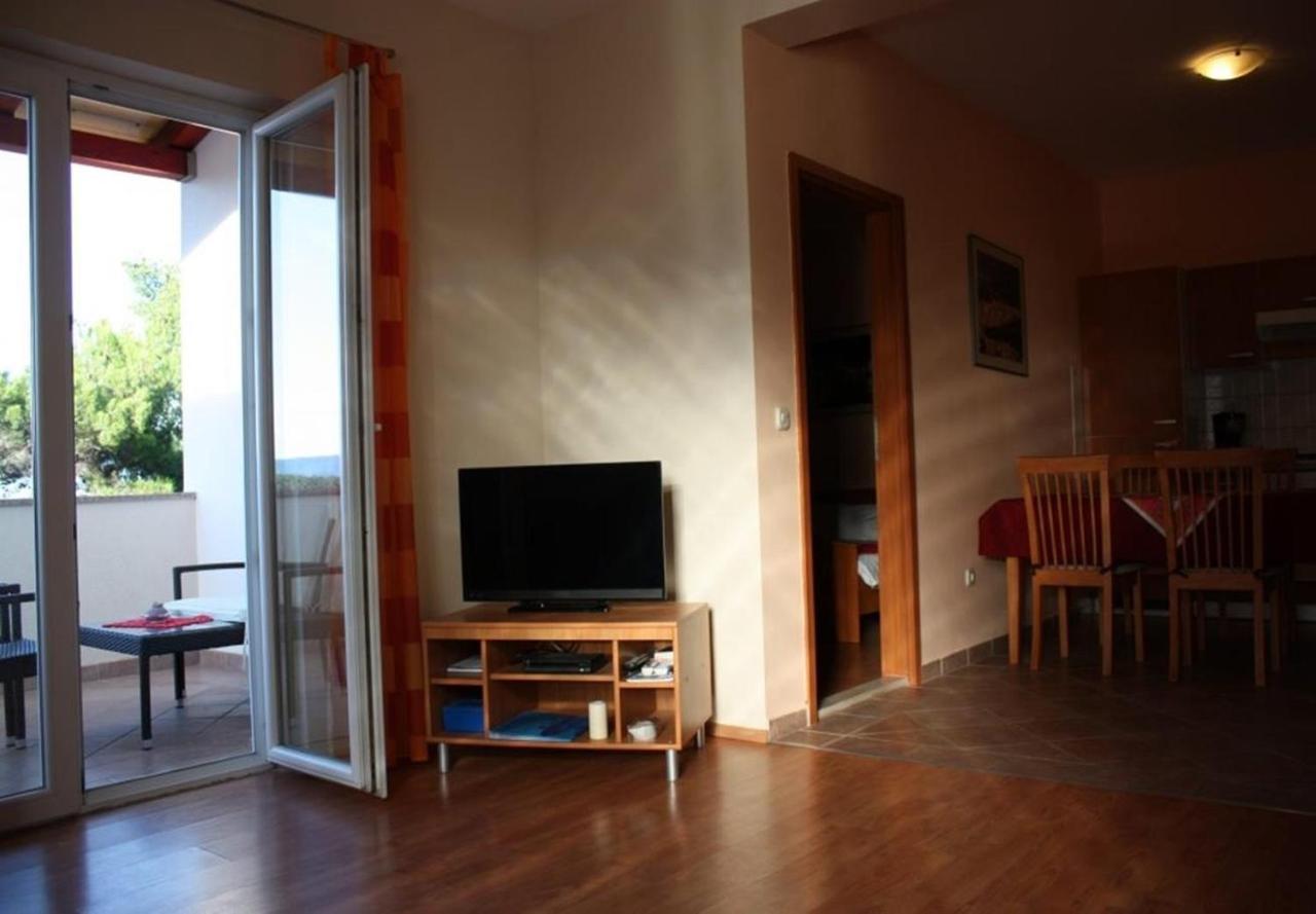 Niko Apartment *